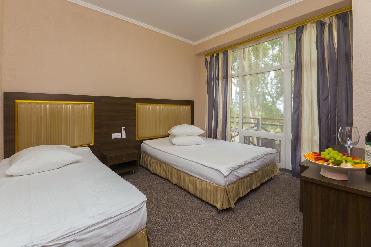 Napra Hotel Gantiadi Kültér fotó