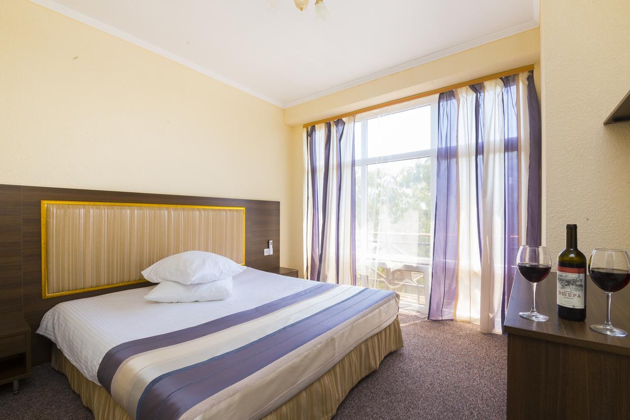 Napra Hotel Gantiadi Kültér fotó