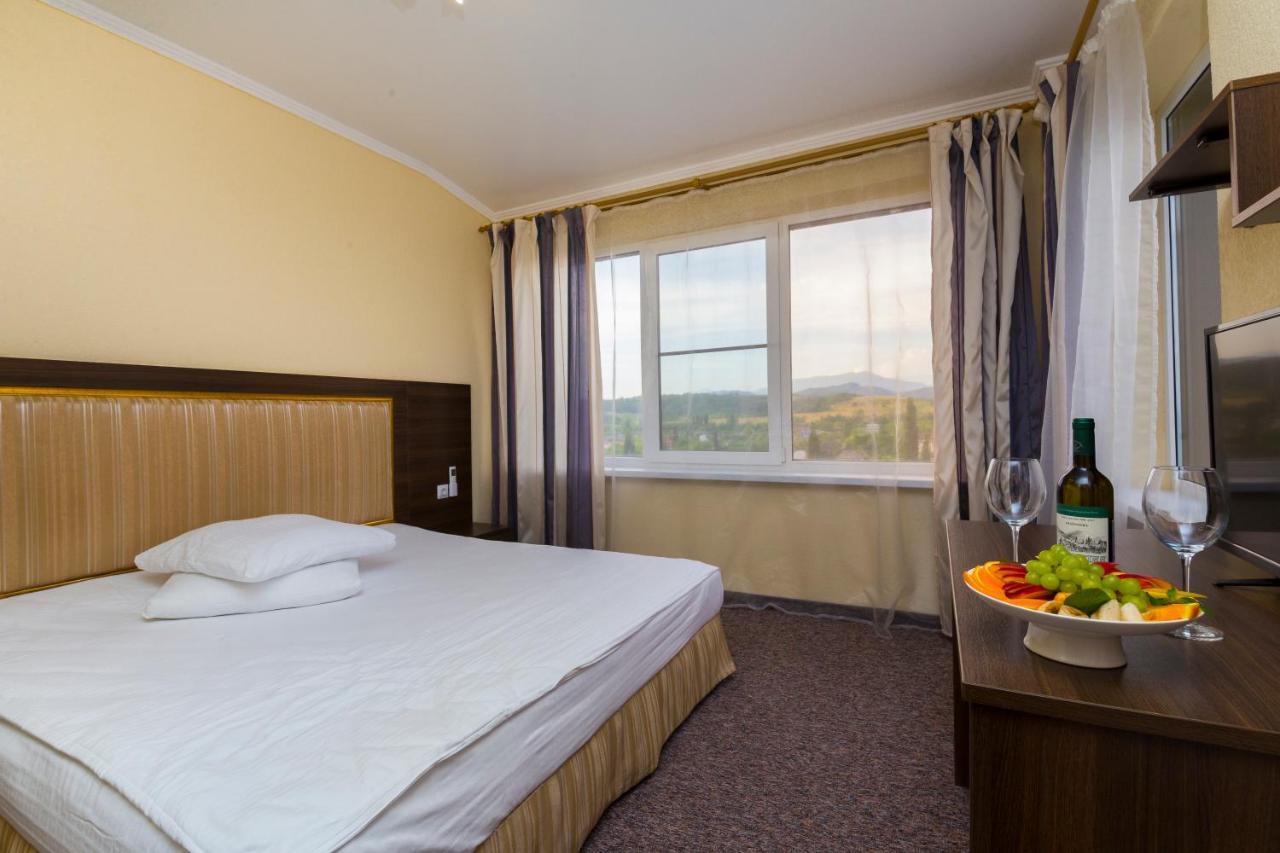 Napra Hotel Gantiadi Kültér fotó